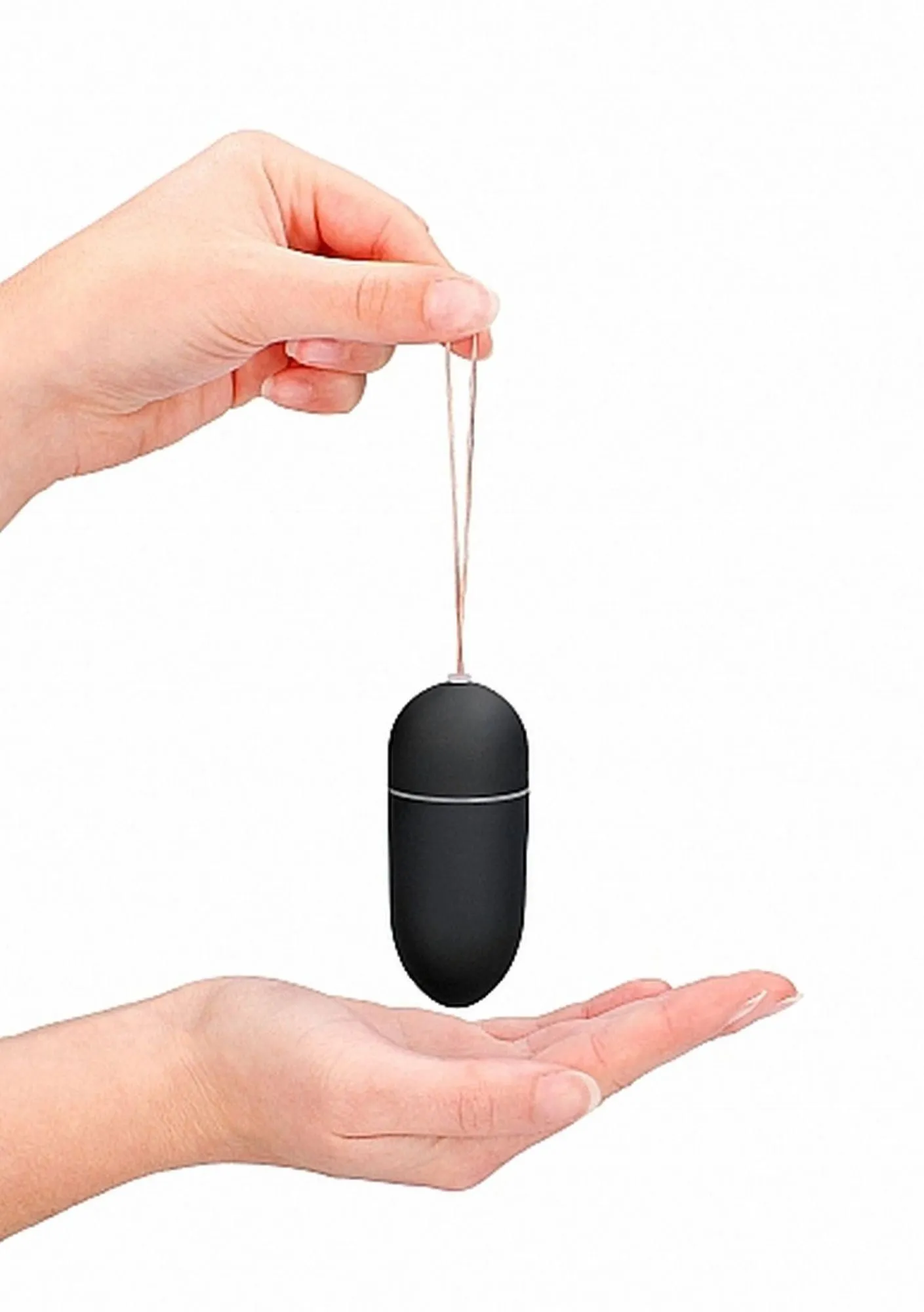 ShotsToys Remote Vibrating Egg - Wibrujące jajko, Czarny, 8 cm