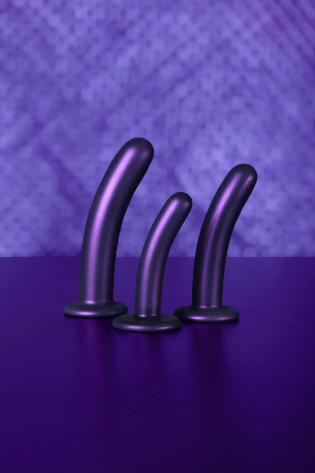 Фалоімітатор Ouch! Smooth G-Spot Dildo 7'', 17.7 см (фіолетовий)