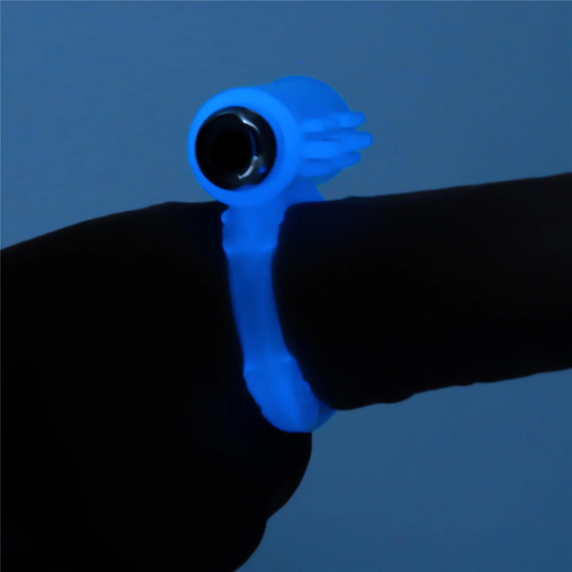 Lovetoy Lumino Play - Neonowy pierścień erekcyjny z wibracją, Niebieski