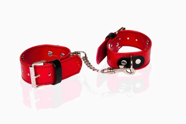 Наручники Whips Collections lakier (червоний)