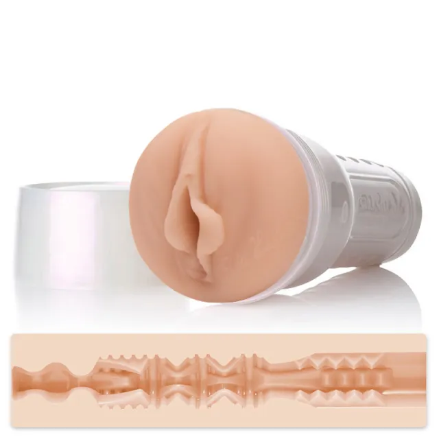 Мастурбатор реалистичный Fleshlight Girls Ella Hughes Candy (телесный)