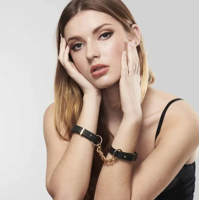 Наручники Bijoux Indiscrets Maze Thincuffs (черный)
