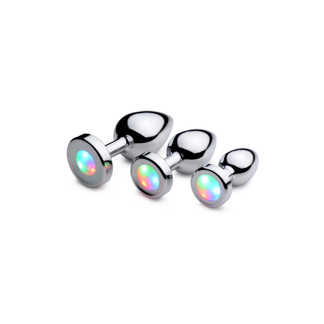 Korek analny z podświetleniem LED marki XR Brands, 8,1 cm (srebrny)