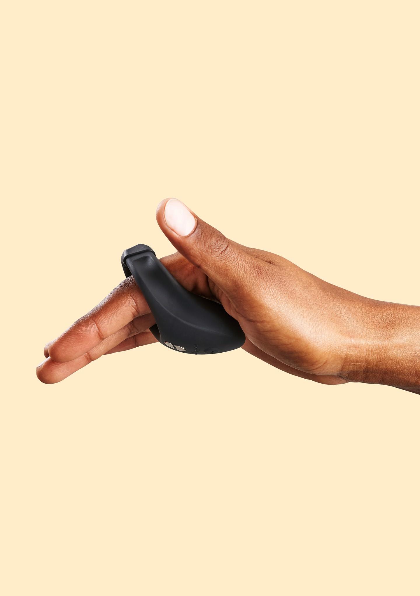 Эрекционное кольцо We-Vibe Bond (черный)