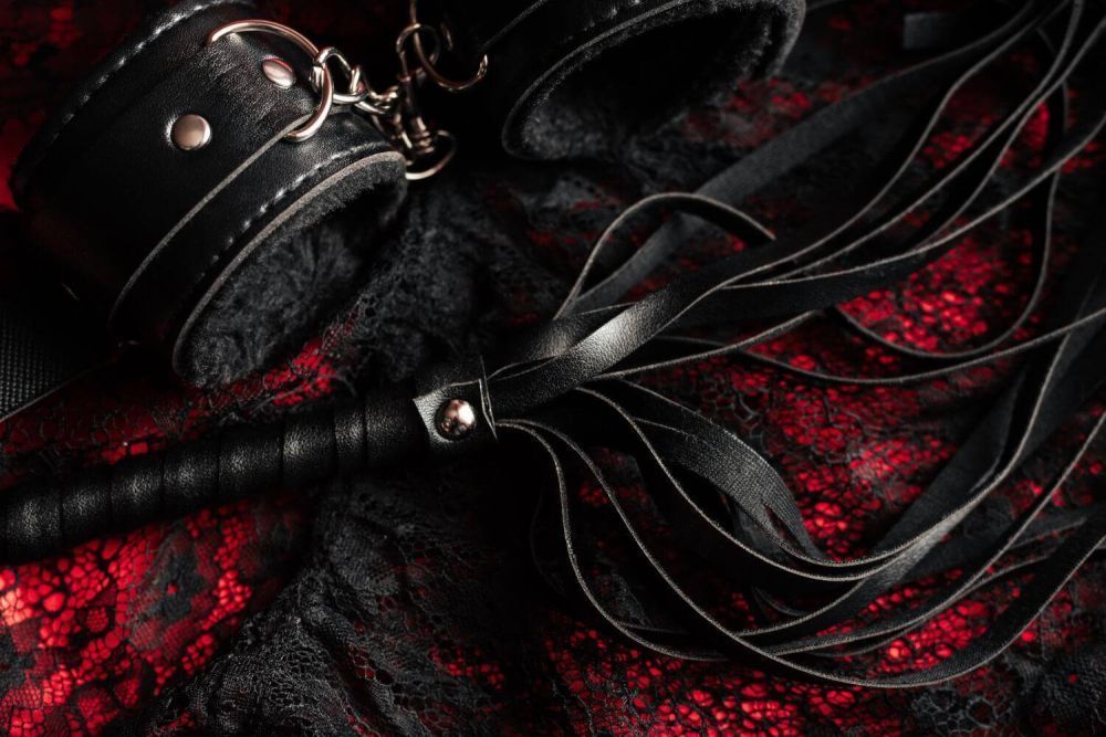 Кинк и БДСМ для начинающих: Как составить «чек-лист согласия» и обсудить стоп-слова