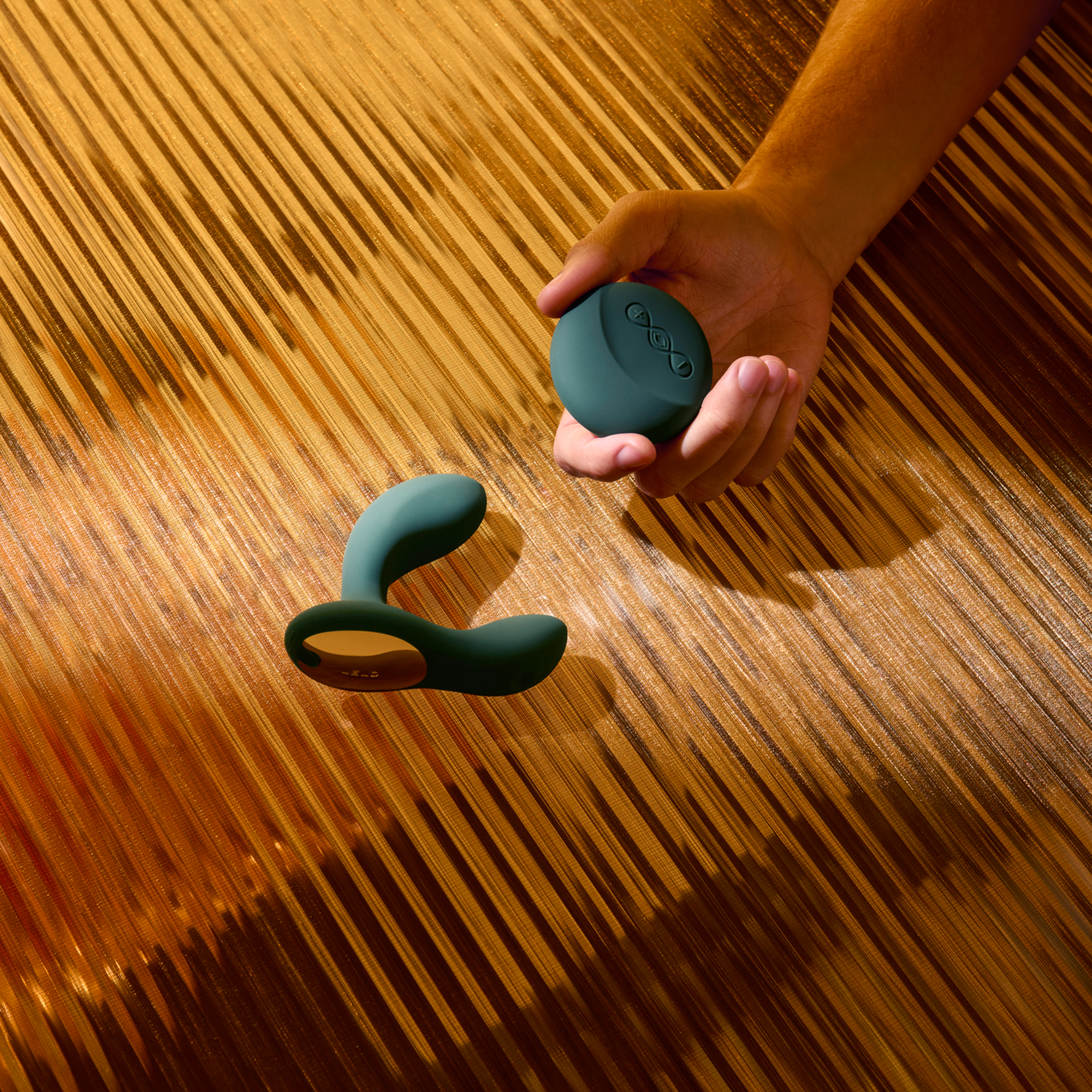 Стимулятор простаты Lelo Hugo 2 Remote, 10,7 см (зеленый)