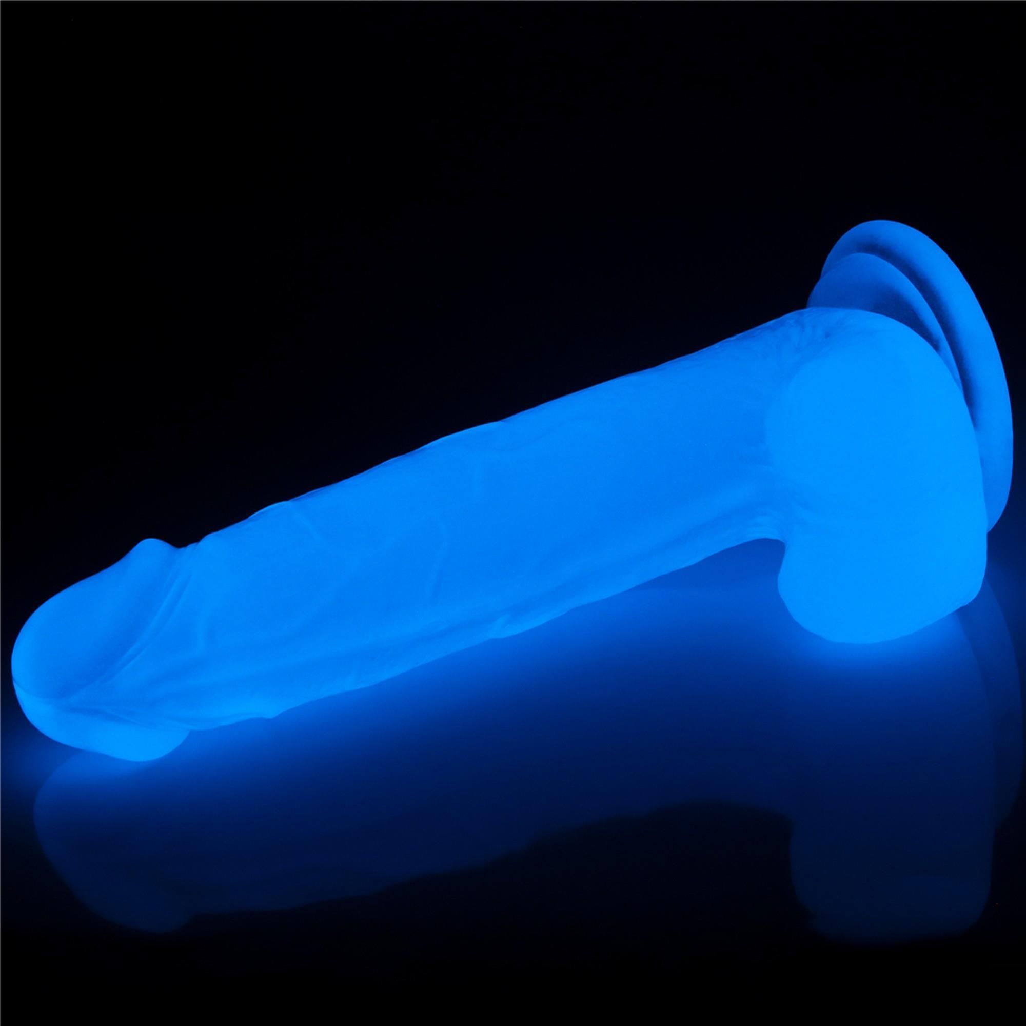 Неоновый фаллоимитатор LoveToy Lumino Play, 19 см (голубой)