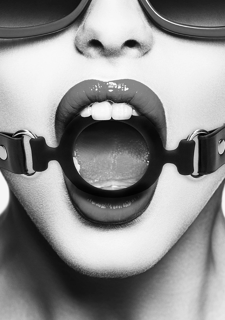 Кляп Ouch! Silicone Ring Gag, 4 см (черный)