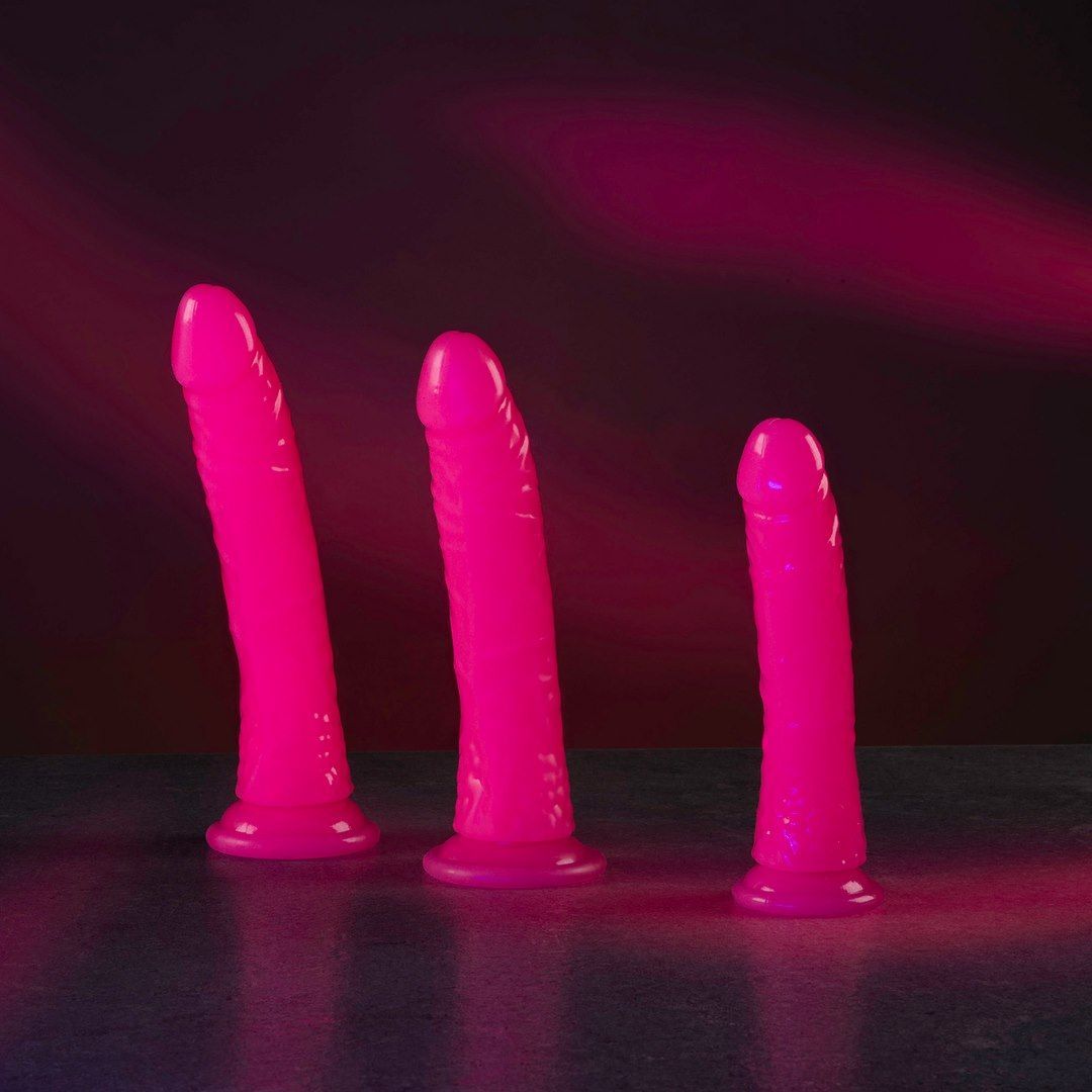 Dildo RealRock Slim Realistic 8'', 22 cm (różowy)