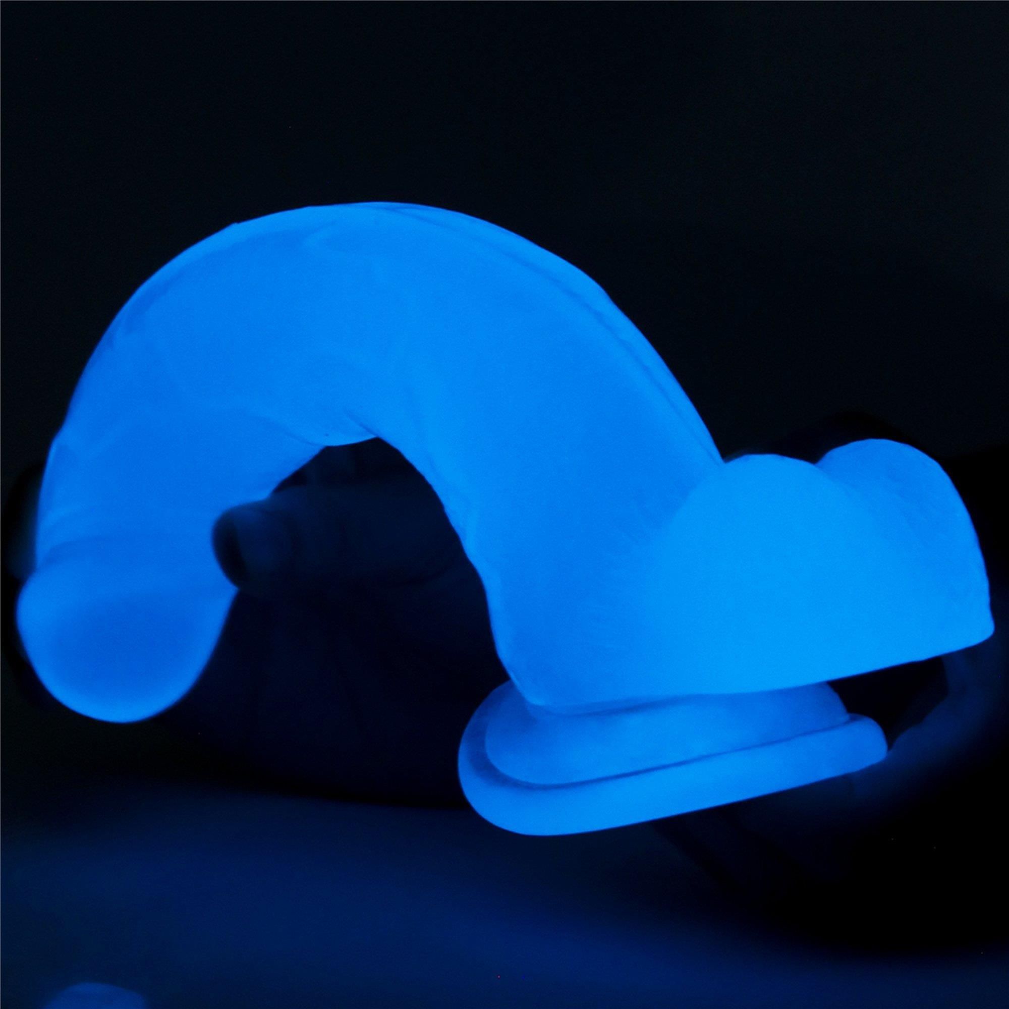 Неоновый фаллоимитатор LoveToy Lumino Play, 19 см (голубой)
