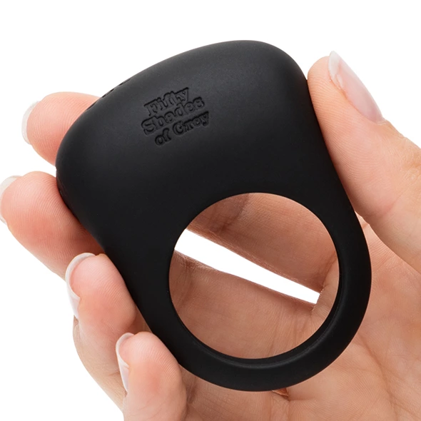 Виброкольцо Fifty Shades of Grey Sensation Vibrating Love Ring, 6.5 см (черный)