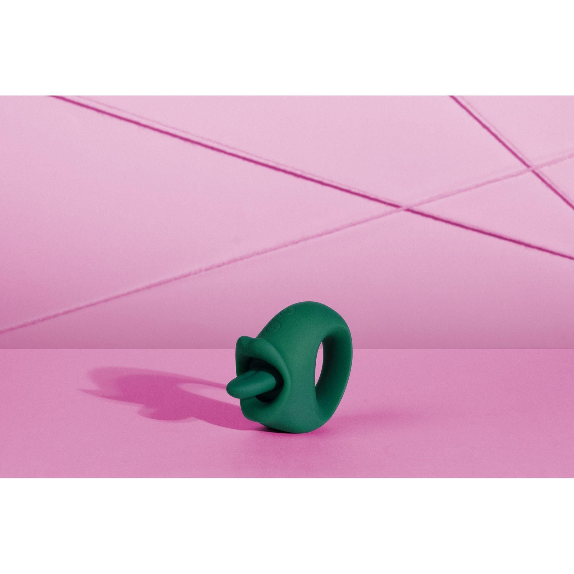 Вибратор для клитора Loveline Licking and Vibrating Clitoral Stimulator (зеленый)