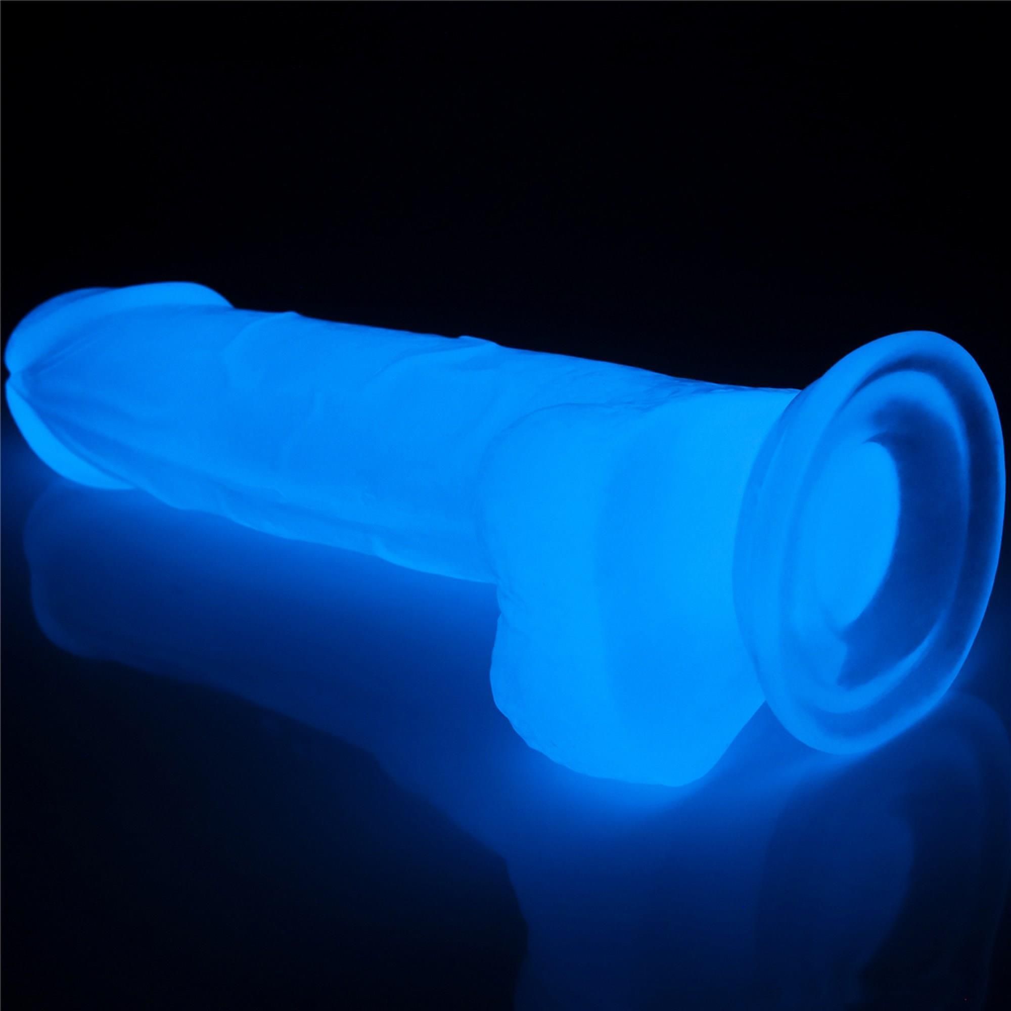 Неоновый фаллоимитатор LoveToy Lumino Play, 19 см (голубой)