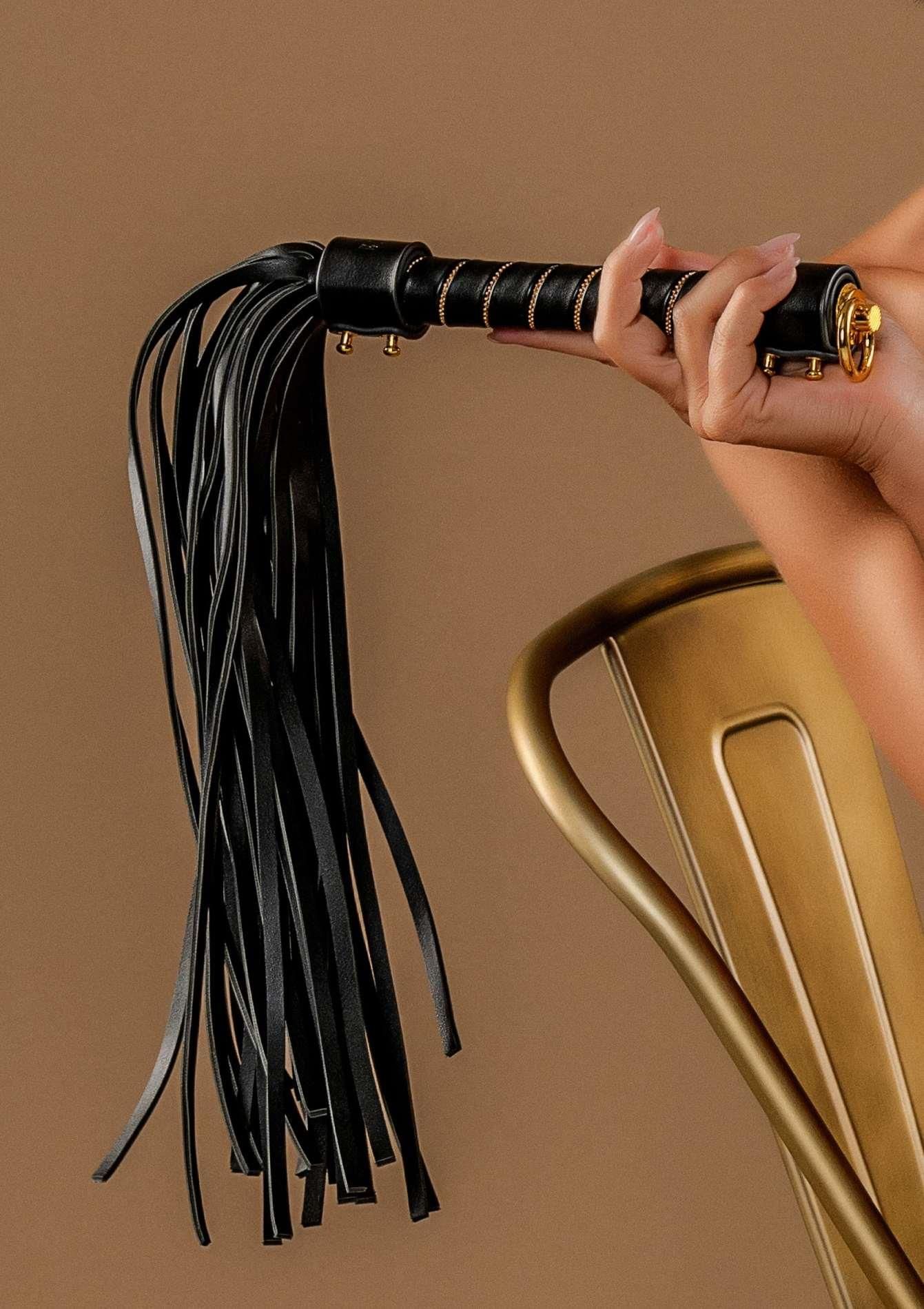 БДСМ флогер Taboom Vogue Studded Whip, 54 см (чорний)