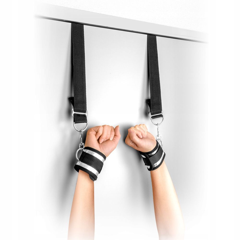 Фиксатор для рук Fetish Tentation Door Swing Handcuffs, 35 см (черный)