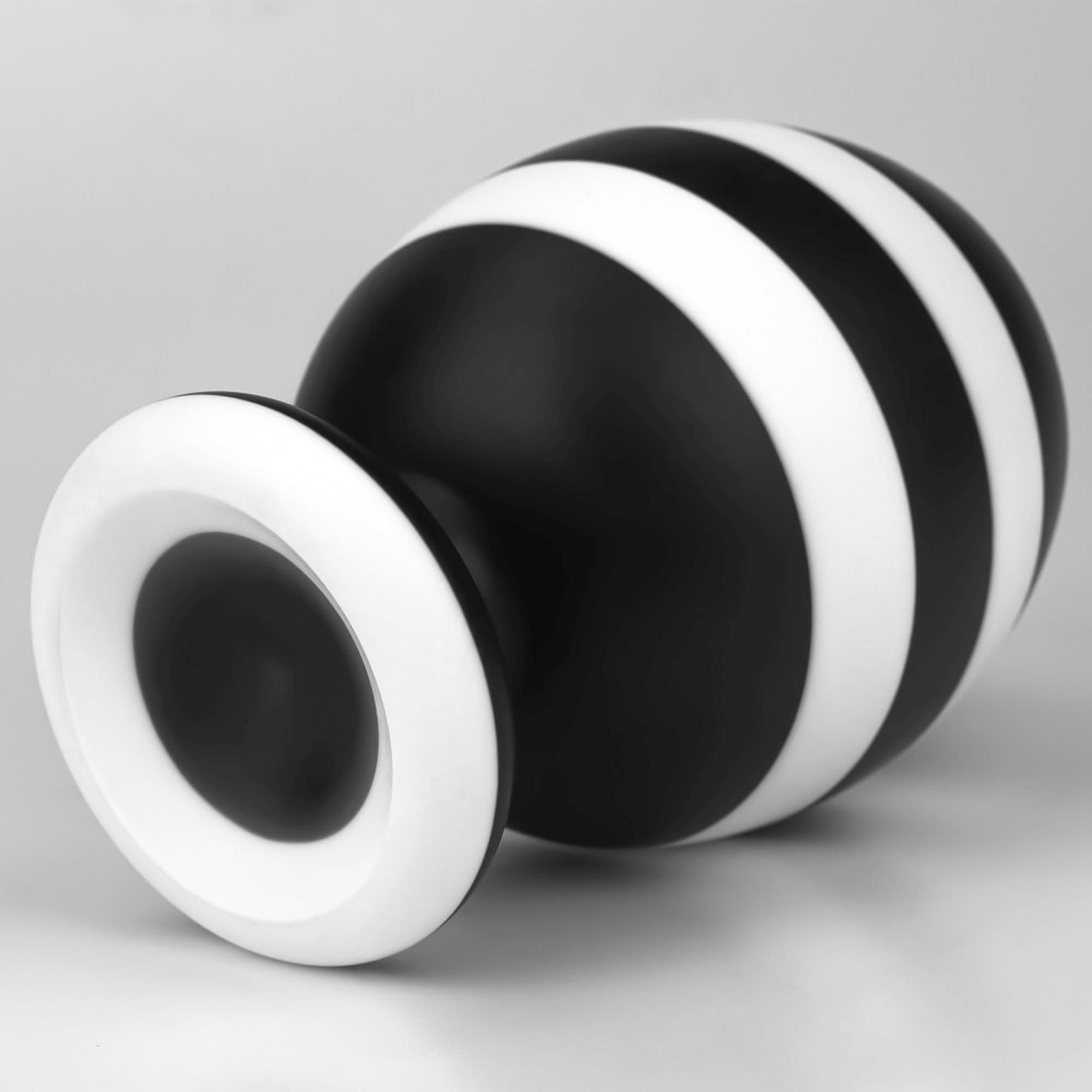 Korek analny LoveToy X-Missioner, 14 cm (czarny-biały)