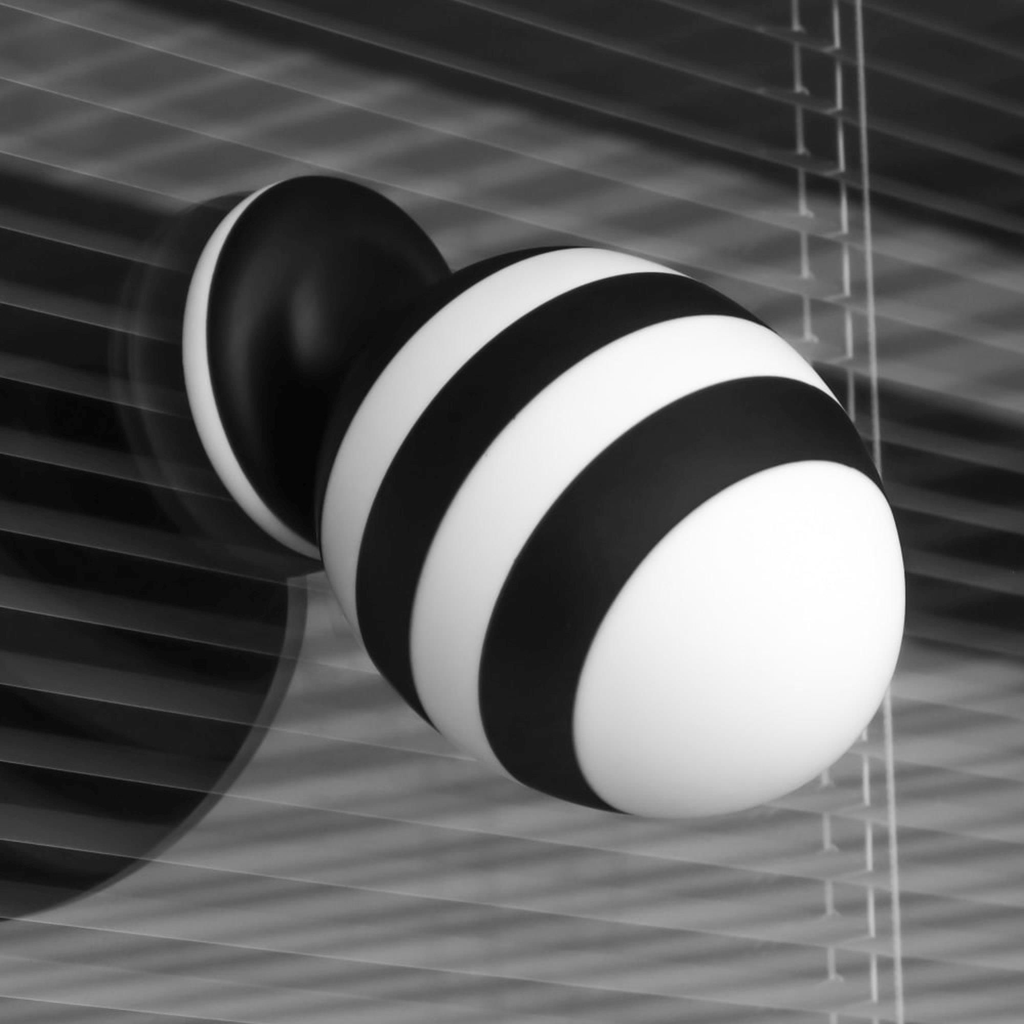 Korek analny LoveToy X-Missioner, 14 cm (czarny-biały)