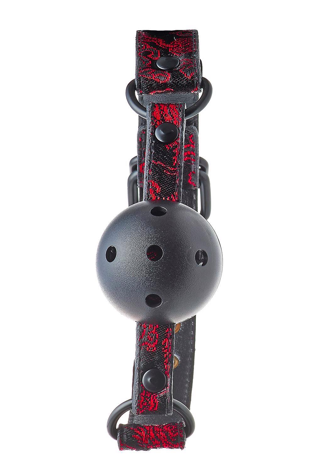 Кляп Blaze Deluxe Breathable Ball Gag, 4.7 см (черный с красным)