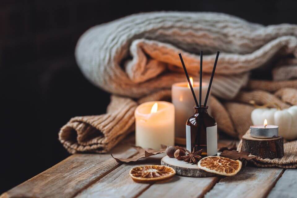 Ароматерапия и свечи: Как запахи влияют на уровень возбуждения