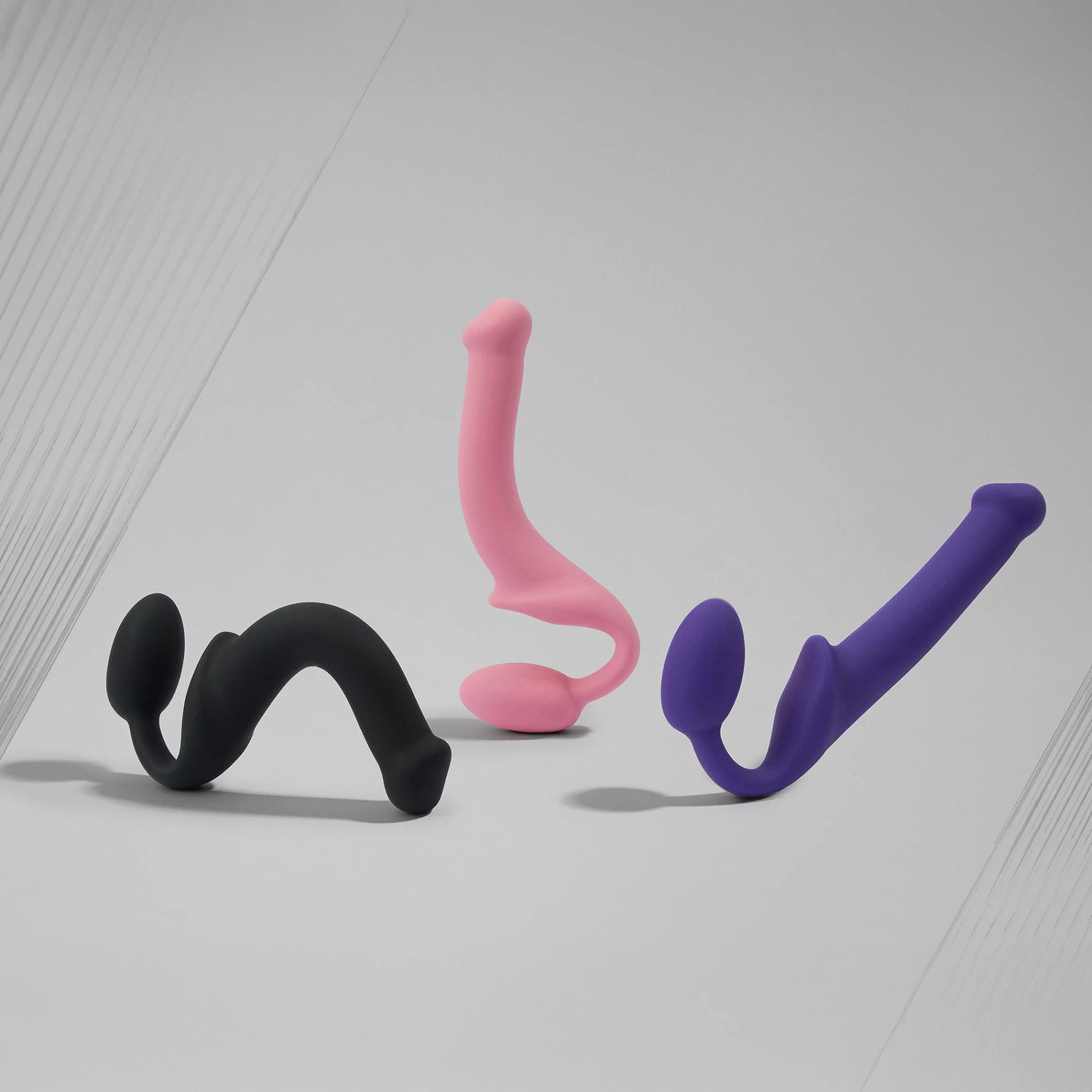 Страпон Dorcel Semi-Realistic Bendable Strap-On, M (рожевий)