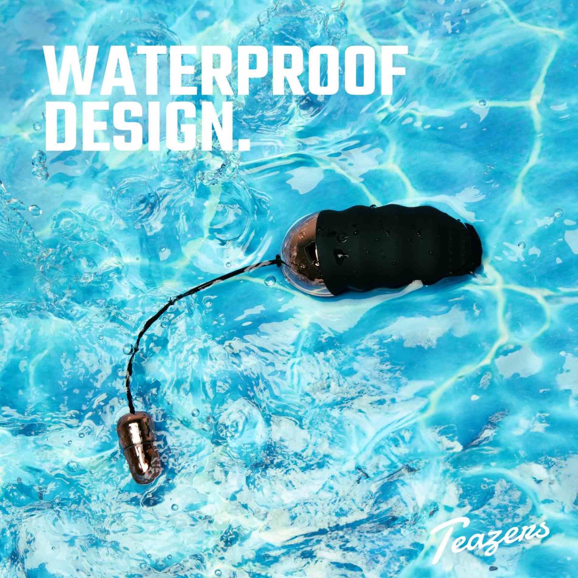 Wibrujące jajeczko Teazers Ribbed Vibrating Egg, 8 cm (czarny)