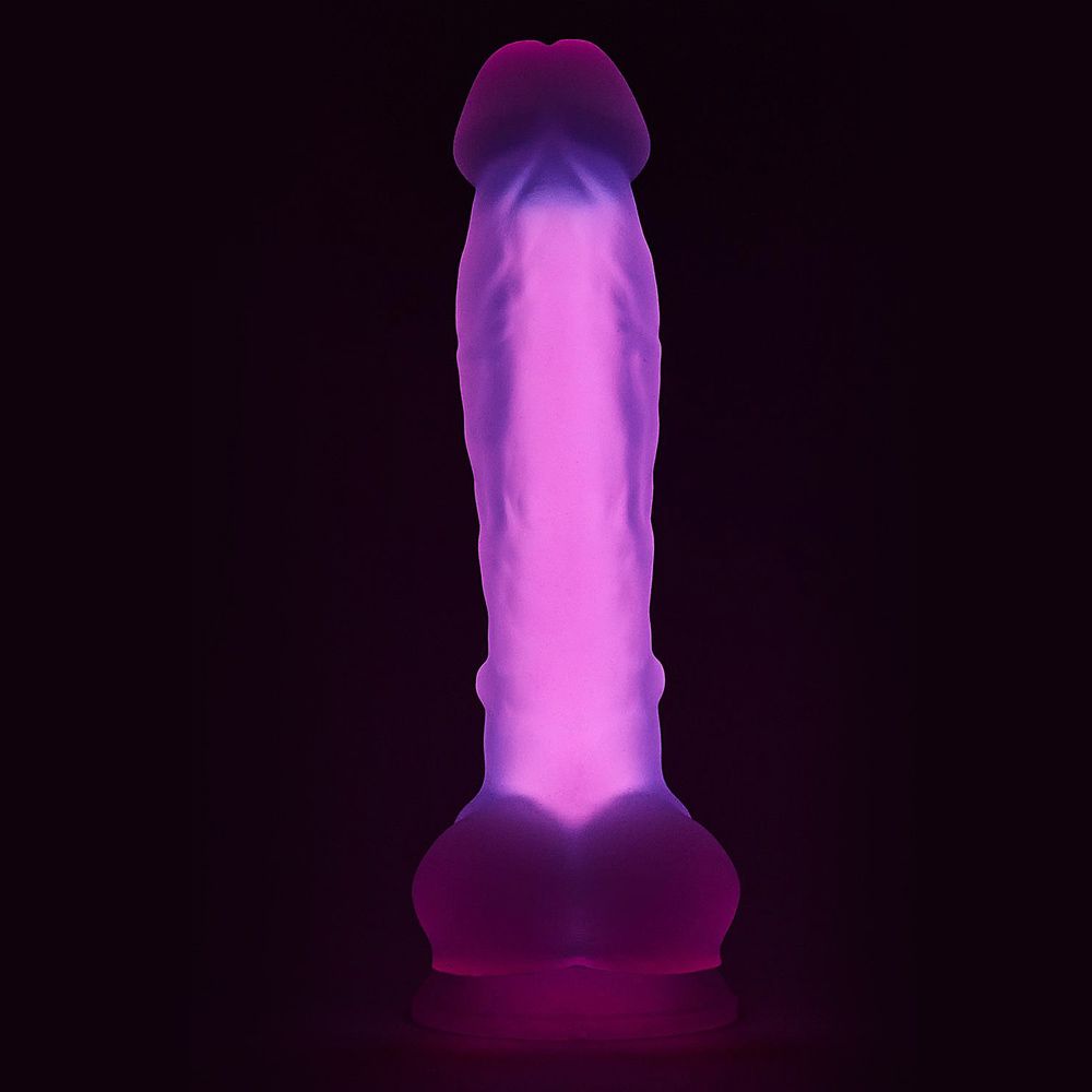Неоновый фаллоимитатор Radiant Glow In The Dark, 21 см (фиолетовый)