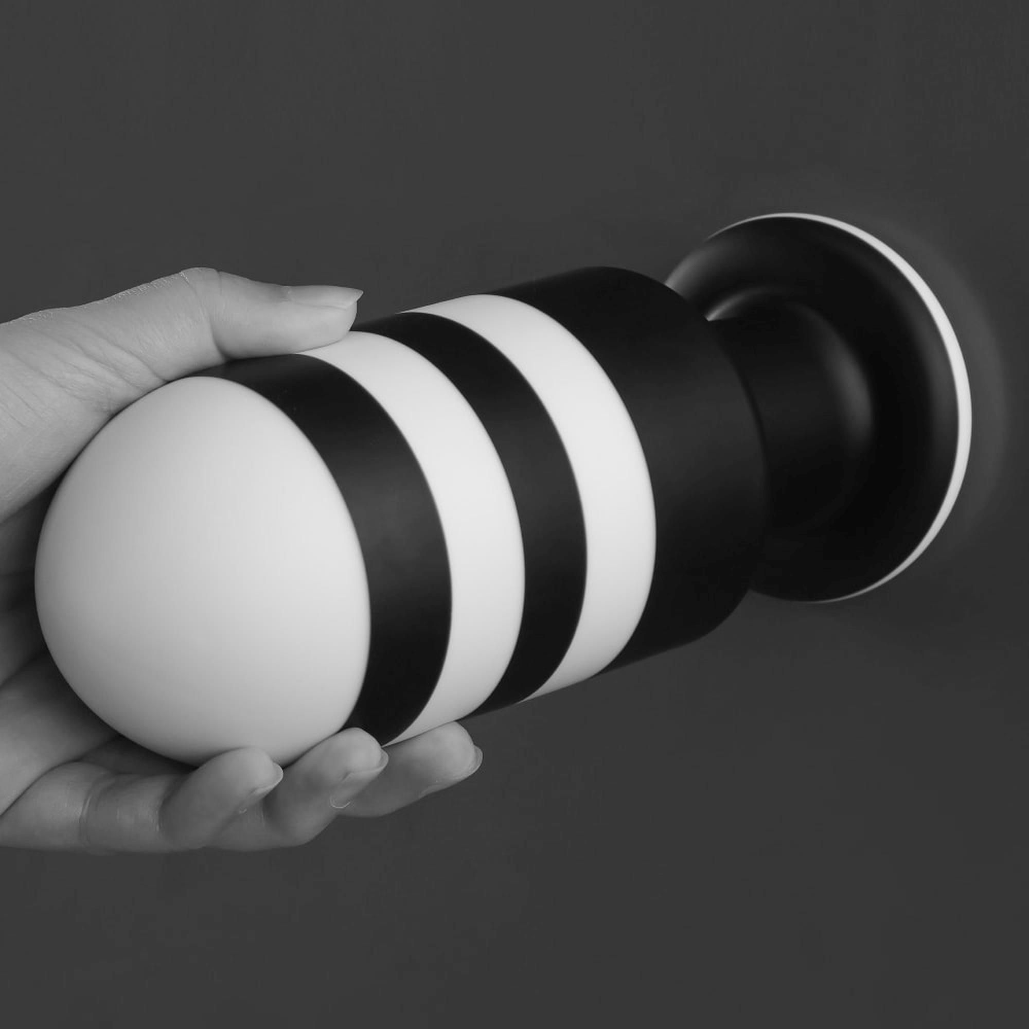 Korek analny LoveToy X-Missioner, 19,5 cm (czarny-biały)