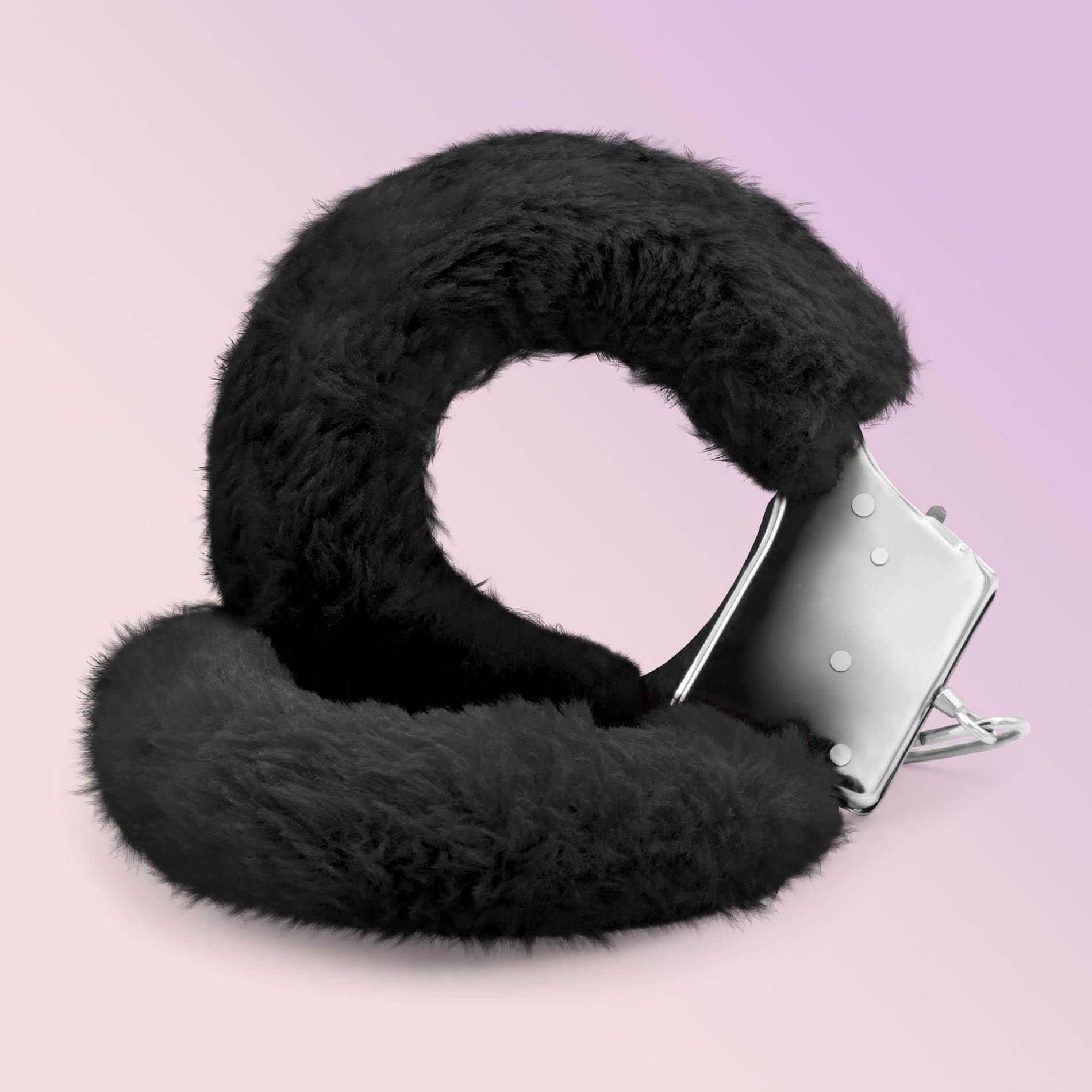 Наручники Crushious Love Cuffs Furry (черный)