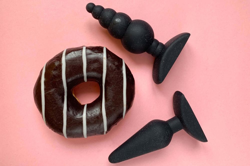 Опасен ли анальный секс: правда и ошибки