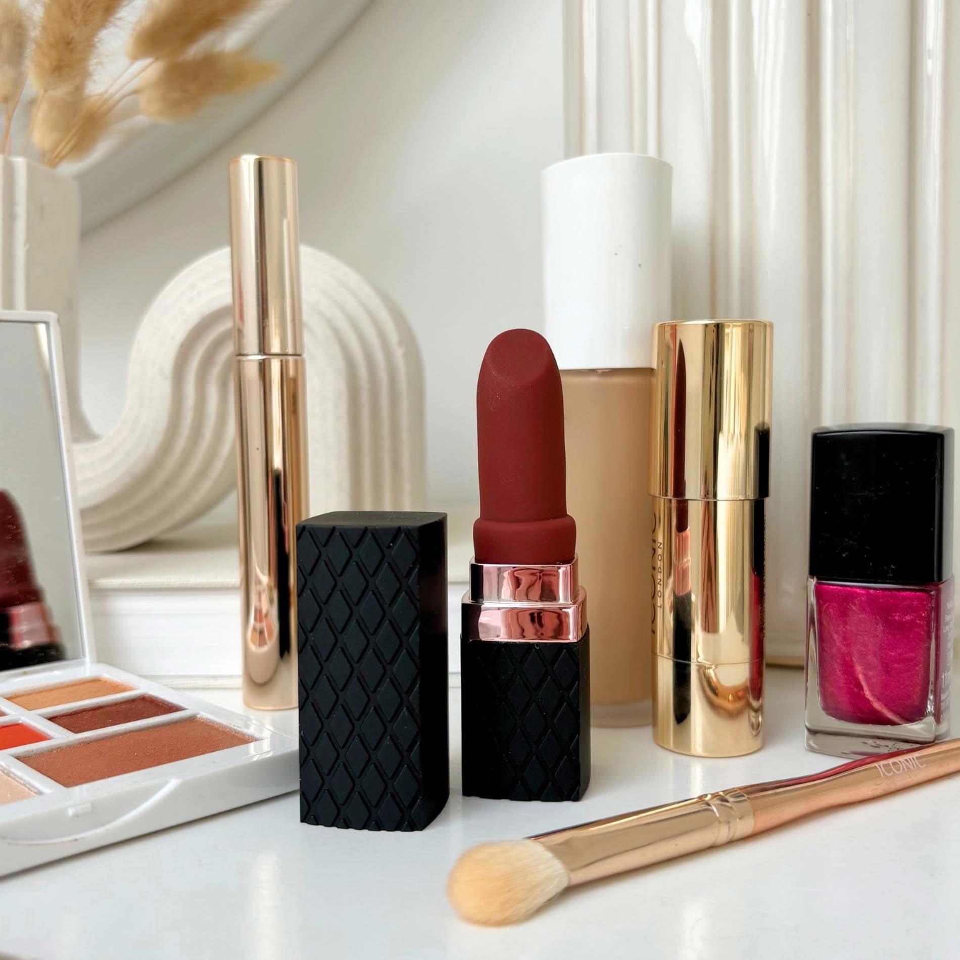 Мини-вибратор So Divine Amour Discreet, 8.6 см (бордовый)