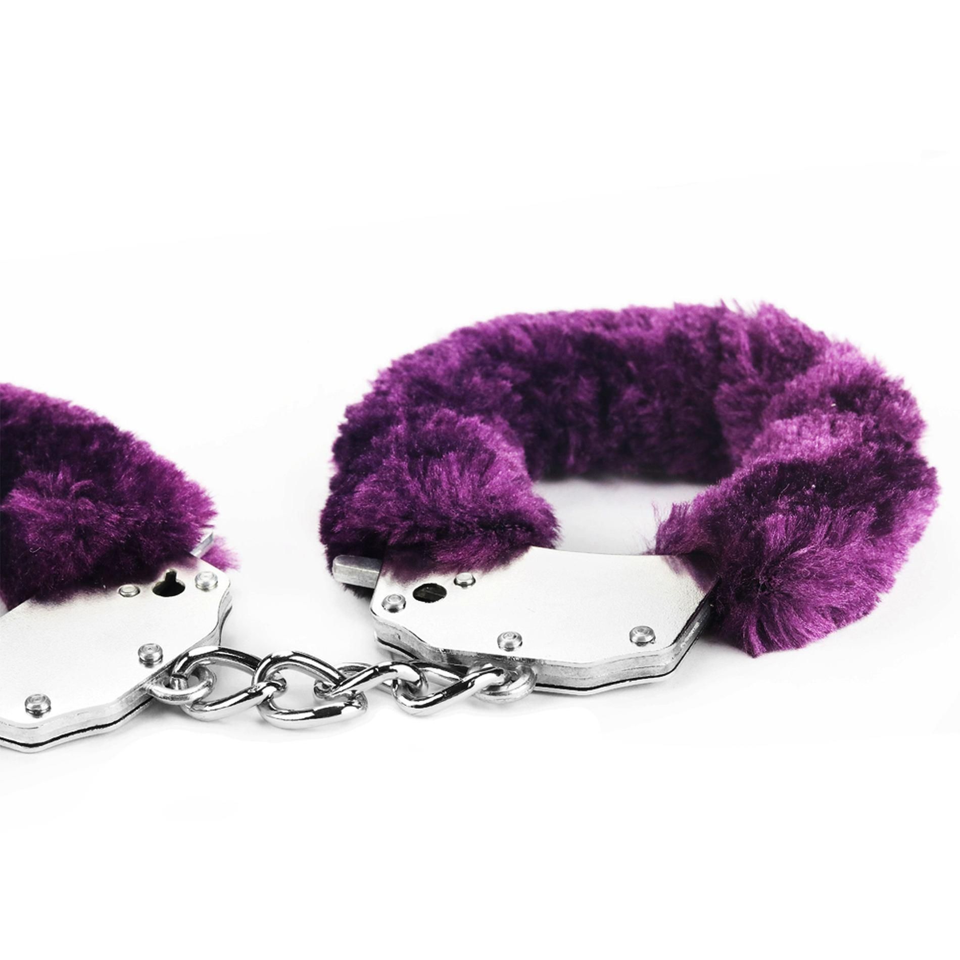 Хутряні наручники Fetish Pleasure Fluffy (фіолетовий)
