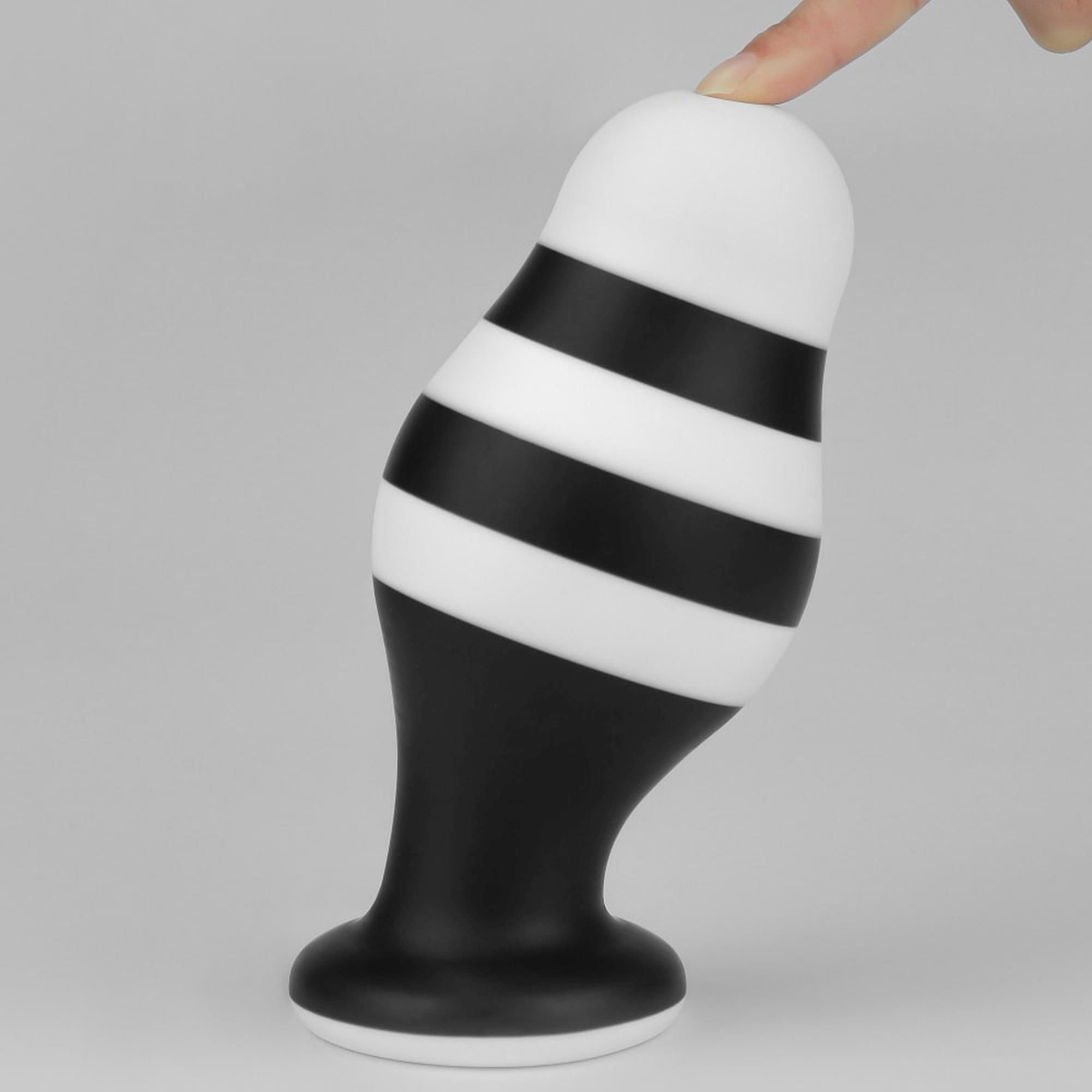 Korek analny LoveToy X-Missioner, 17 cm (czarny-biały)