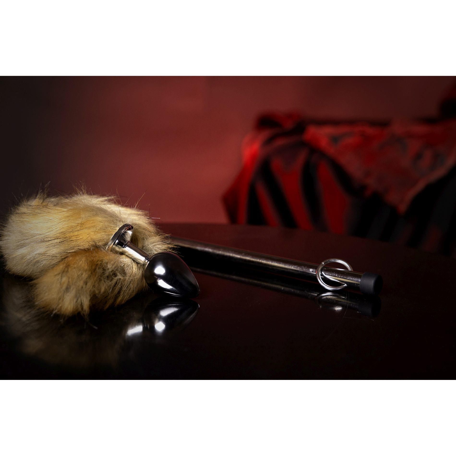 Korek analny Ouch! Fox Tail, 42.5 cm (czerwony)