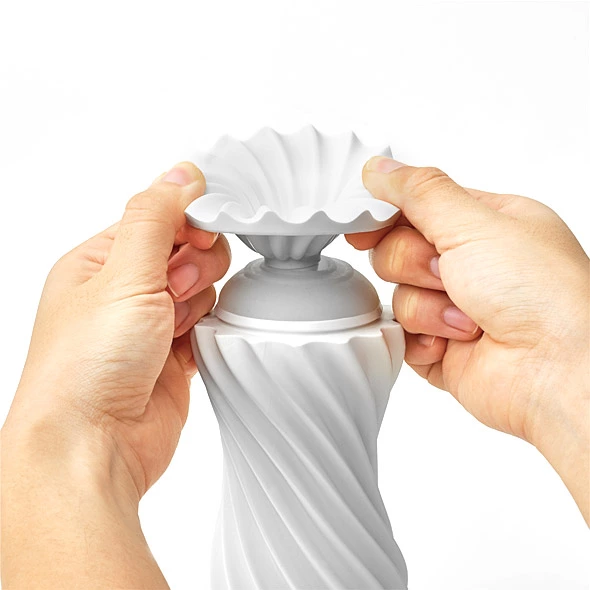 Мастурбатор Tenga Flex Silky White (белый)