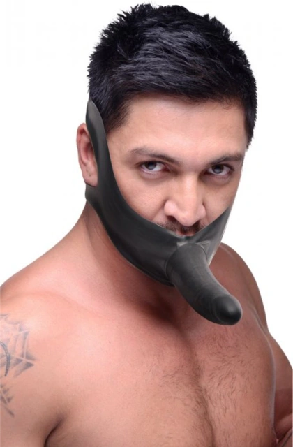 Knebel z dildo Master Series Face Fuk Strap On Mouth Gag, 14 cm (czarny)