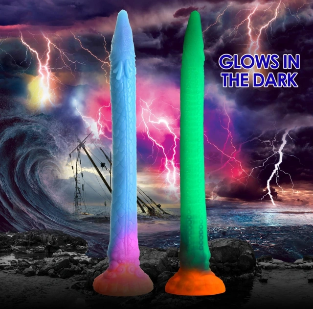 Анальный фаллоимитатор Creature Cocks Glows In The Dark Makara, 46,4 см (мульти)